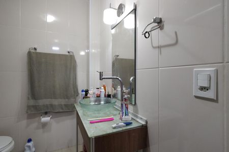 Casa de condomínio para alugar com 120m², 4 quartos e 1 vaga Casa de condomínio para alugar com 120m², 4 quartos e 1 vagaBanheiro social 2