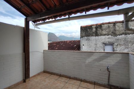 Casa de condomínio para alugar com 120m², 4 quartos e 1 vaga Casa de condomínio para alugar com 120m², 4 quartos e 1 vagaVaranda do quarto 2