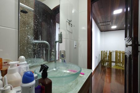 Casa de condomínio para alugar com 120m², 4 quartos e 1 vaga Casa de condomínio para alugar com 120m², 4 quartos e 1 vagaBanheiro social 2