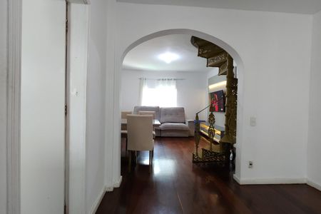 Casa de condomínio para alugar com 120m², 4 quartos e 1 vaga Casa de condomínio para alugar com 120m², 4 quartos e 1 vagaSala de jantar