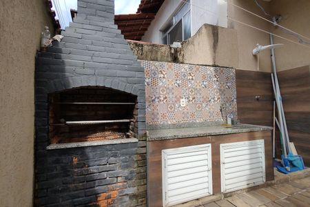 Casa de condomínio para alugar com 120m², 4 quartos e 1 vaga Casa de condomínio para alugar com 120m², 4 quartos e 1 vagaChurrasqueira