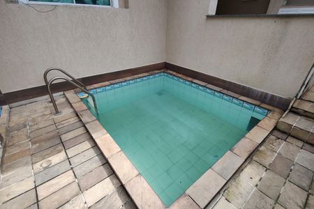 Casa de condomínio para alugar com 120m², 4 quartos e 1 vaga Casa de condomínio para alugar com 120m², 4 quartos e 1 vagaÁrea comum - Piscina