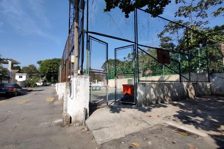 Casa de condomínio para alugar com 120m², 4 quartos e 1 vaga Casa de condomínio para alugar com 120m², 4 quartos e 1 vagaQuadra Esportiva