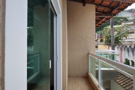 Casa de condomínio para alugar com 120m², 4 quartos e 1 vaga Casa de condomínio para alugar com 120m², 4 quartos e 1 vagaVaranda do quarto 3