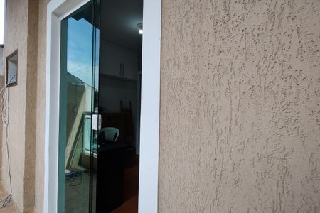 Casa de condomínio para alugar com 120m², 4 quartos e 1 vaga Casa de condomínio para alugar com 120m², 4 quartos e 1 vagaVaranda do quarto 3