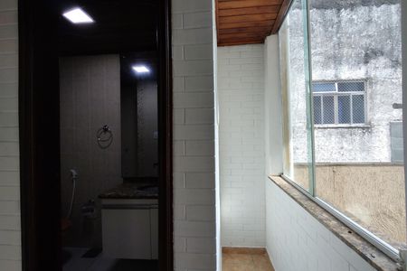 Casa de condomínio para alugar com 120m², 4 quartos e 1 vaga Casa de condomínio para alugar com 120m², 4 quartos e 1 vagaCorredor