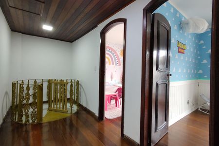 Casa de condomínio para alugar com 120m², 4 quartos e 1 vaga Casa de condomínio para alugar com 120m², 4 quartos e 1 vagaHall