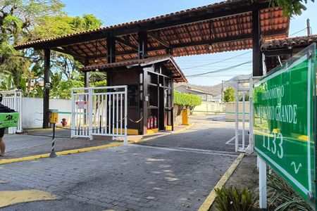 Casa de condomínio para alugar com 120m², 4 quartos e 1 vaga Casa de condomínio para alugar com 120m², 4 quartos e 1 vagaFachada do condomínio