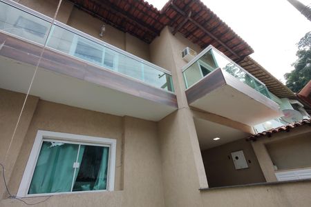 Casa de condomínio para alugar com 120m², 4 quartos e 1 vaga Casa de condomínio para alugar com 120m², 4 quartos e 1 vagaFachada da casa