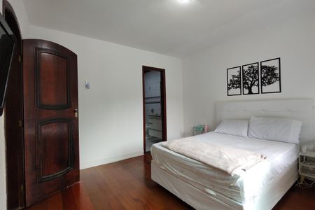 Casa de condomínio para alugar com 120m², 4 quartos e 1 vaga Casa de condomínio para alugar com 120m², 4 quartos e 1 vagaSuíte
