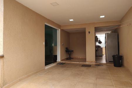 Casa de condomínio para alugar com 120m², 4 quartos e 1 vaga Casa de condomínio para alugar com 120m², 4 quartos e 1 vagaGaragem