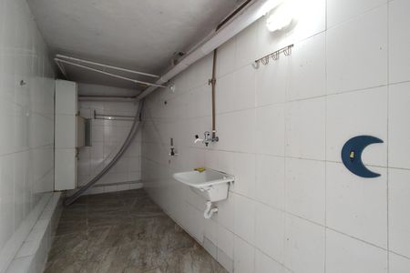 Casa de condomínio para alugar com 120m², 4 quartos e 1 vaga Casa de condomínio para alugar com 120m², 4 quartos e 1 vagaÁrea de serviço