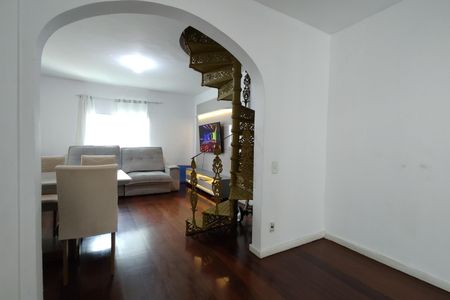 Casa de condomínio para alugar com 120m², 4 quartos e 1 vaga Casa de condomínio para alugar com 120m², 4 quartos e 1 vagaSala de jantar