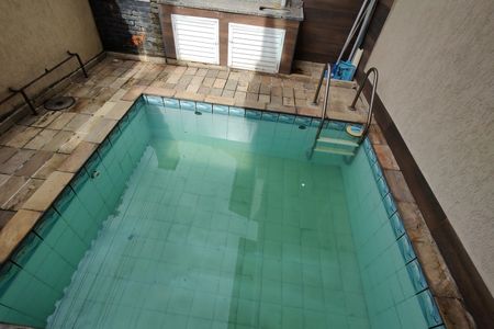 Casa de condomínio para alugar com 120m², 4 quartos e 1 vaga Casa de condomínio para alugar com 120m², 4 quartos e 1 vagaÁrea comum - Piscina