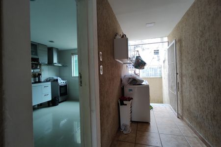 Casa de condomínio para alugar com 120m², 4 quartos e 1 vaga Casa de condomínio para alugar com 120m², 4 quartos e 1 vagaÁrea de serviço