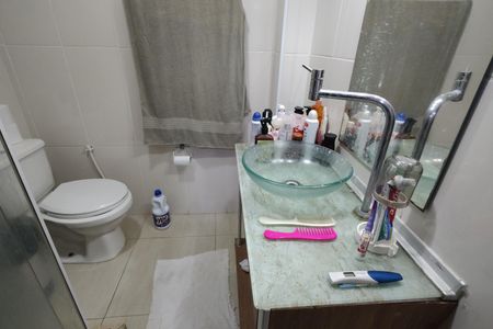 Casa de condomínio para alugar com 120m², 4 quartos e 1 vaga Casa de condomínio para alugar com 120m², 4 quartos e 1 vagaBanheiro social 2