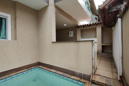 Casa de condomínio para alugar com 120m², 4 quartos e 1 vaga Casa de condomínio para alugar com 120m², 4 quartos e 1 vagaÁrea comum - Piscina