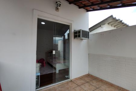 Casa de condomínio para alugar com 120m², 4 quartos e 1 vaga Casa de condomínio para alugar com 120m², 4 quartos e 1 vagaVaranda do quarto 2