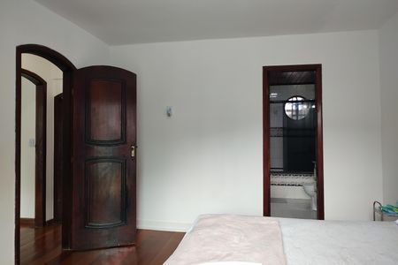 Casa de condomínio para alugar com 120m², 4 quartos e 1 vaga Casa de condomínio para alugar com 120m², 4 quartos e 1 vagaSuíte
