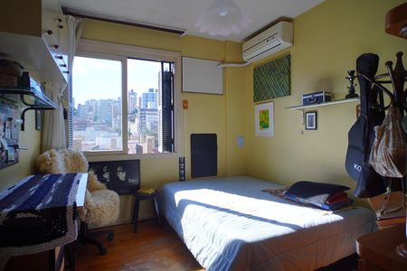 Quarto 1 de apartamento à venda com 2 quartos, 80m² em Petrópolis, Porto Alegre