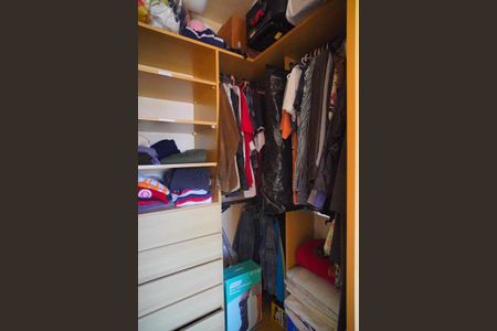 Apartamento à venda com 80m², 2 quartos e 1 vaga Apartamento à venda com 80m², 2 quartos e 1 vagaCloset