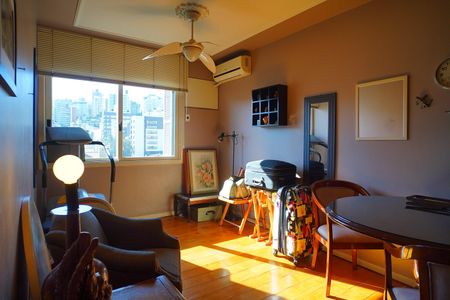 Sala de apartamento à venda com 2 quartos, 80m² em Petrópolis, Porto Alegre