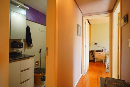 Apartamento à venda com 80m², 2 quartos e 1 vaga Apartamento à venda com 80m², 2 quartos e 1 vagaCorredor