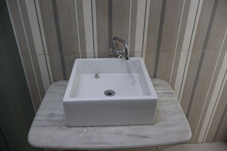 Casa para alugar com 340m², 4 quartos e 3 vagasLavabo 02