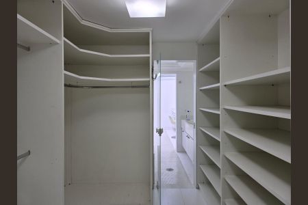Casa para alugar com 340m², 4 quartos e 3 vagas Casa para alugar com 340m², 4 quartos e 3 vagasCloset Suíte 1