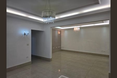 Casa para alugar com 340m², 4 quartos e 3 vagas Casa para alugar com 340m², 4 quartos e 3 vagasSala