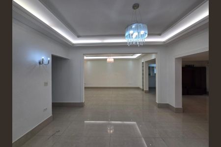 Casa para alugar com 340m², 4 quartos e 3 vagas Casa para alugar com 340m², 4 quartos e 3 vagasSala