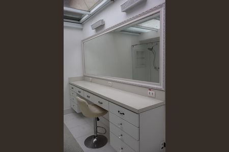 Casa para alugar com 340m², 4 quartos e 3 vagasBanheiro da Suíte 1