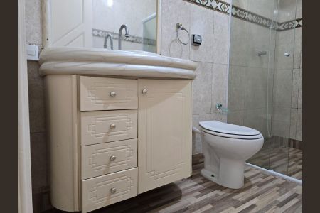 Casa para alugar com 340m², 4 quartos e 3 vagas Casa para alugar com 340m², 4 quartos e 3 vagasBanheiro Social