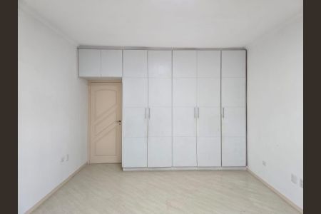 Casa para alugar com 340m², 4 quartos e 3 vagas Casa para alugar com 340m², 4 quartos e 3 vagasSuíte 02