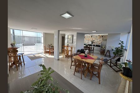 Apartamento à venda com 80m², 3 quartos e 2 vagas Apartamento à venda com 80m², 3 quartos e 2 vagasSalão de Festas