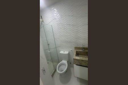 Banheiro de casa de condomínio para alugar com 6 quartos, 390m² em Vargem Grande, Rio de Janeiro