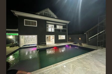 Casa de condomínio para alugar com 390m², 6 quartos e 5 vagas Casa de condomínio para alugar com 390m², 6 quartos e 5 vagasÁrea externa