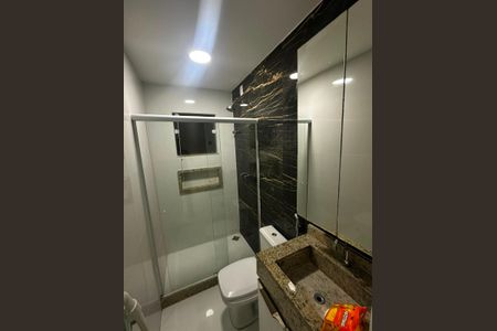 Casa de condomínio para alugar com 390m², 6 quartos e 5 vagas Casa de condomínio para alugar com 390m², 6 quartos e 5 vagasBanheiro