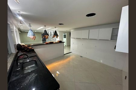 Casa de condomínio para alugar com 390m², 6 quartos e 5 vagas Casa de condomínio para alugar com 390m², 6 quartos e 5 vagasCozinha