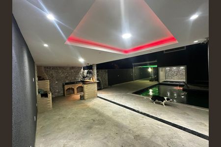 Casa de condomínio para alugar com 390m², 6 quartos e 5 vagas Casa de condomínio para alugar com 390m², 6 quartos e 5 vagasÁrea externa