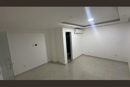 Quarto de casa de condomínio para alugar com 6 quartos, 390m² em Vargem Grande, Rio de Janeiro