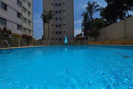Apartamento à venda com 60m², 2 quartos e 1 vaga Apartamento à venda com 60m², 2 quartos e 1 vagaÁrea comum - Piscina
