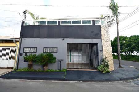 Casa para alugar com 120m², 2 quartos e 1 vagaFachada