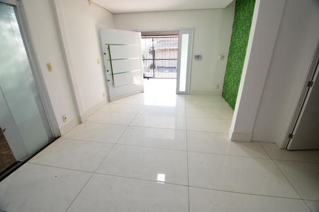 Casa para alugar com 120m², 2 quartos e 1 vagaSala