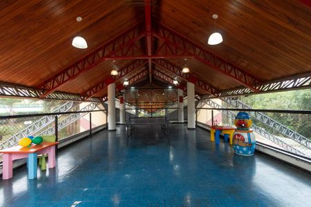 Casa de condomínio para alugar com 207m², 4 quartos e 2 vagas