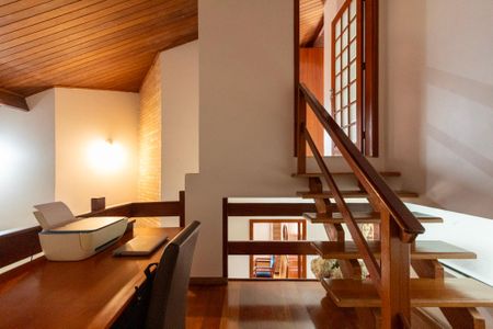 Casa de condomínio para alugar com 207m², 4 quartos e 2 vagas