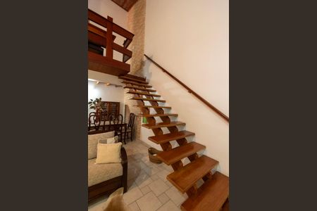 Casa de condomínio para alugar com 207m², 4 quartos e 2 vagas