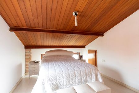 Casa de condomínio para alugar com 207m², 4 quartos e 2 vagas