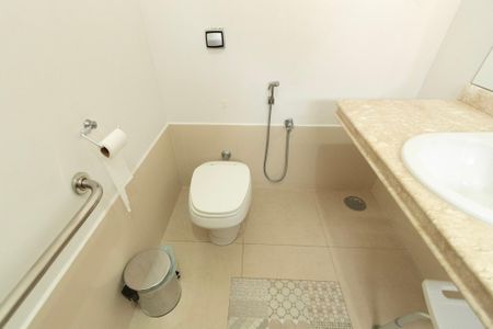 Casa de condomínio para alugar com 207m², 4 quartos e 2 vagas