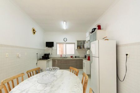 Casa de condomínio para alugar com 207m², 4 quartos e 2 vagas